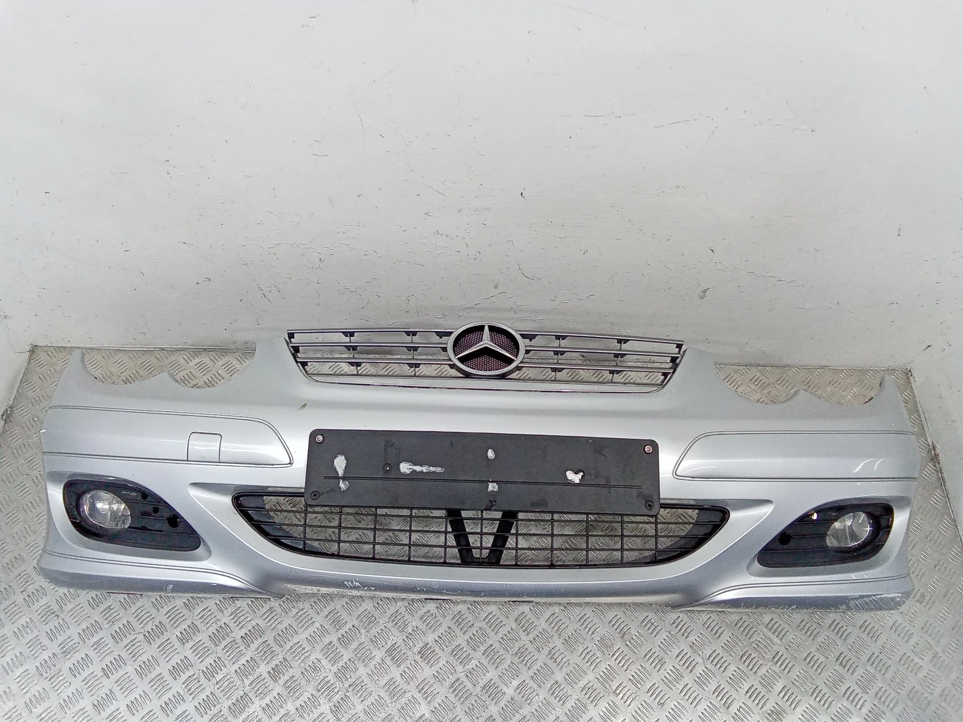 бампер передний Mercedes-Benz C W203 [рестайлинг]