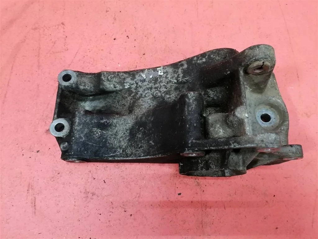кронштейн генератора Skoda Octavia (A4 1U-) 2000-2011