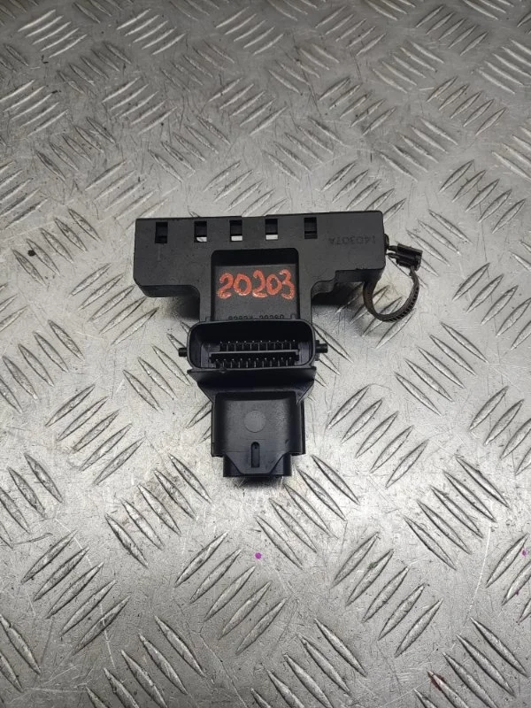 Разъем Toyota Camry 8282433360 50 2ARFE
