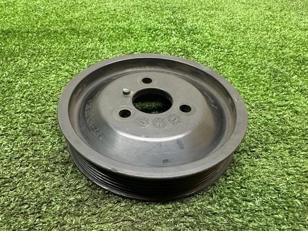 Шкив помпы BMW 320i E90