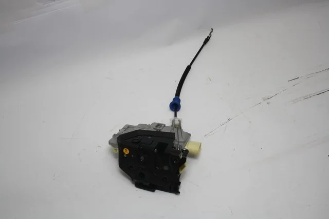 Замок двери задней левой VOLKSWAGEN PASSAT B6 2005-2010, PASSAT B7 2011-2015, SEAT IBIZA 6J 2008-2015, VOLKSWAGEN TIGUAN I 5N1 / 5N2 2007-2011