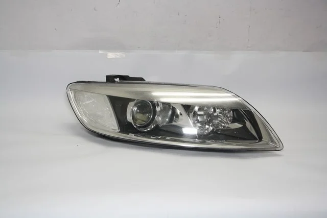Фара правая (трещина) AUDI Q7 4L 2005-2009, Q7 4L 2009-2015