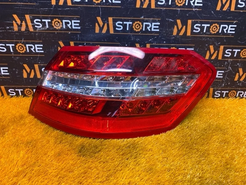 Фонарь задний Mercedes-Benz -class 2011 W212