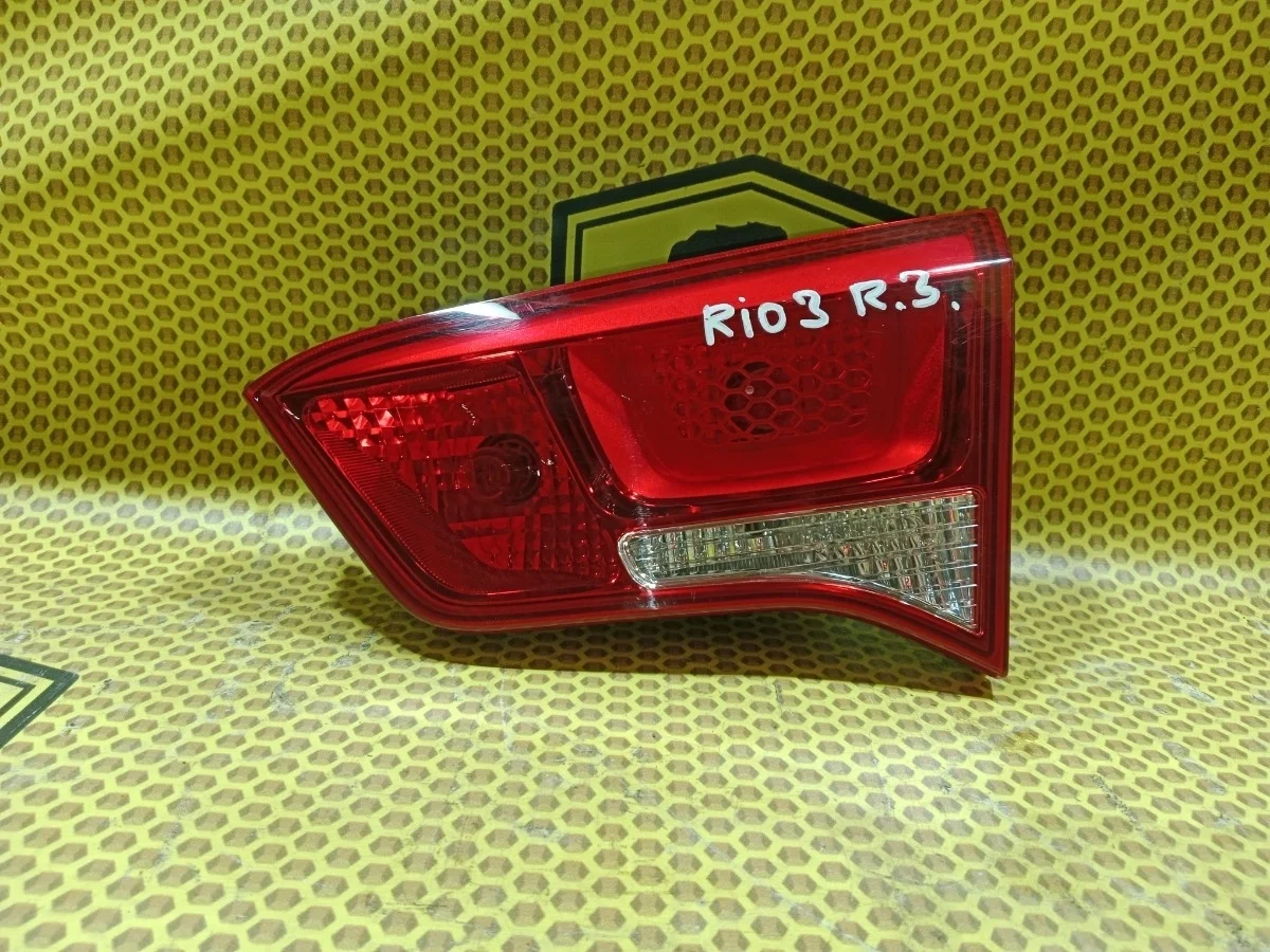 Фонарь внутренний KIA Rio 2015—2017 QB