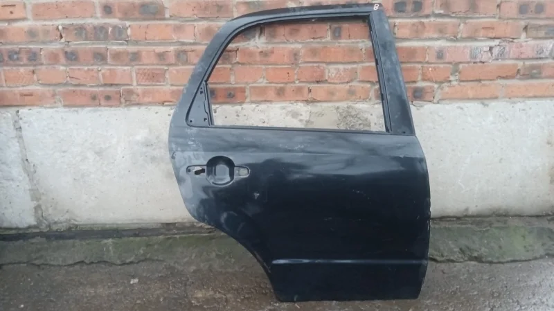 Дверь задняя правая Suzuki Sx4 YA