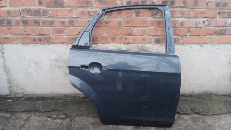 Дверь задняя правая Ford Focus MK2