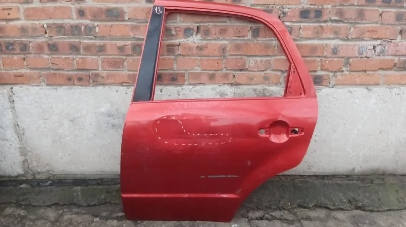 Дверь задняя левая Suzuki Sx4