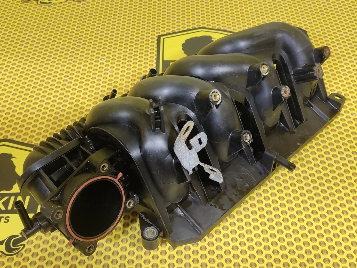 Впускной коллектор Nissan Juke 2012 F15
