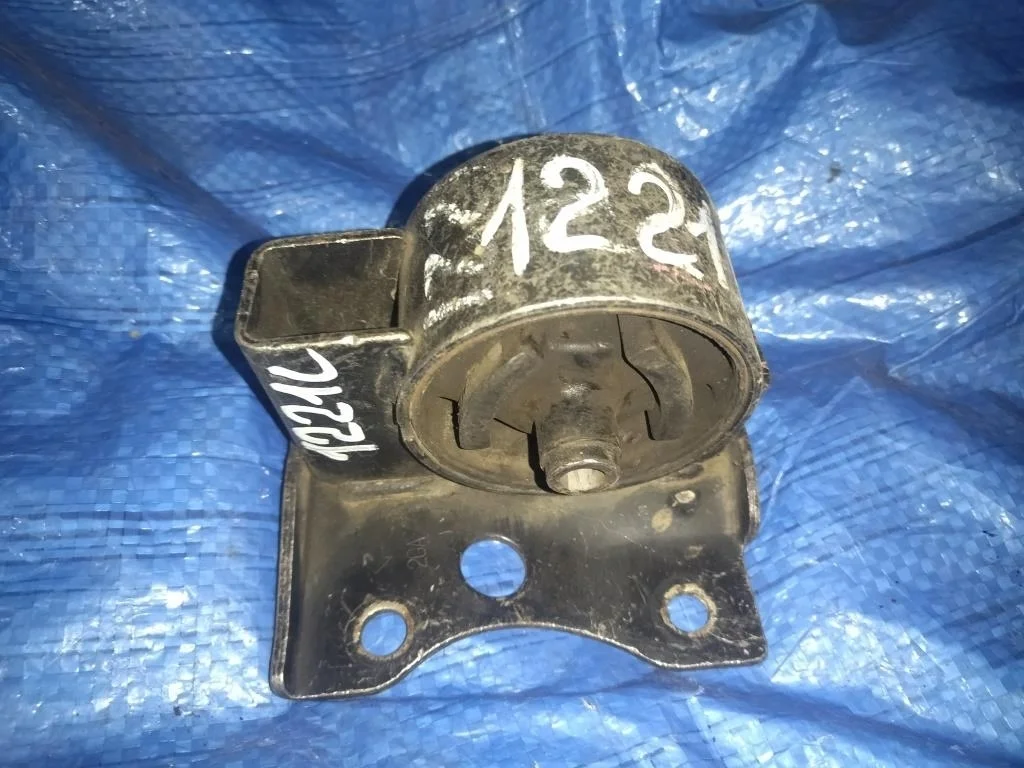 подушка двигателя NISSAN SUNNY FB15 QG15DE