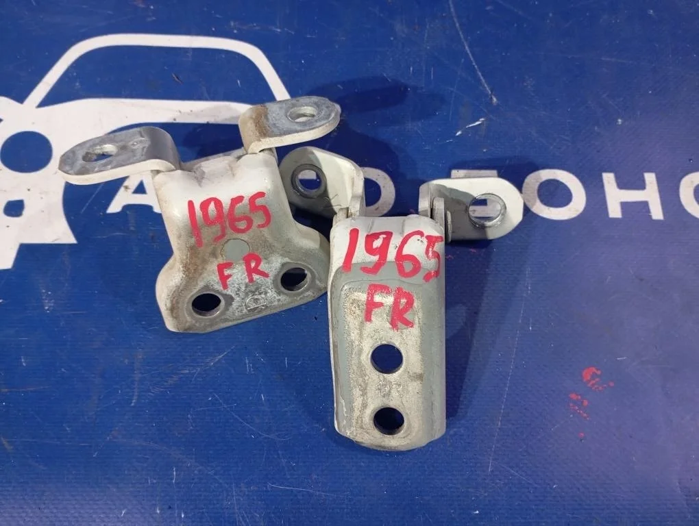петли двери TOYOTA ISIS ANM10 1AZFSE