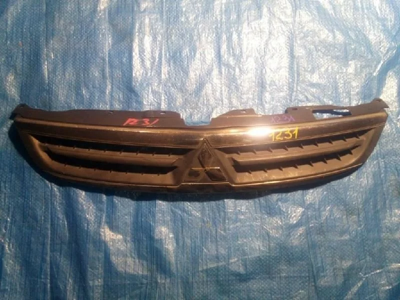 решетка радиатора MITSUBISHI COLT Z23A -
