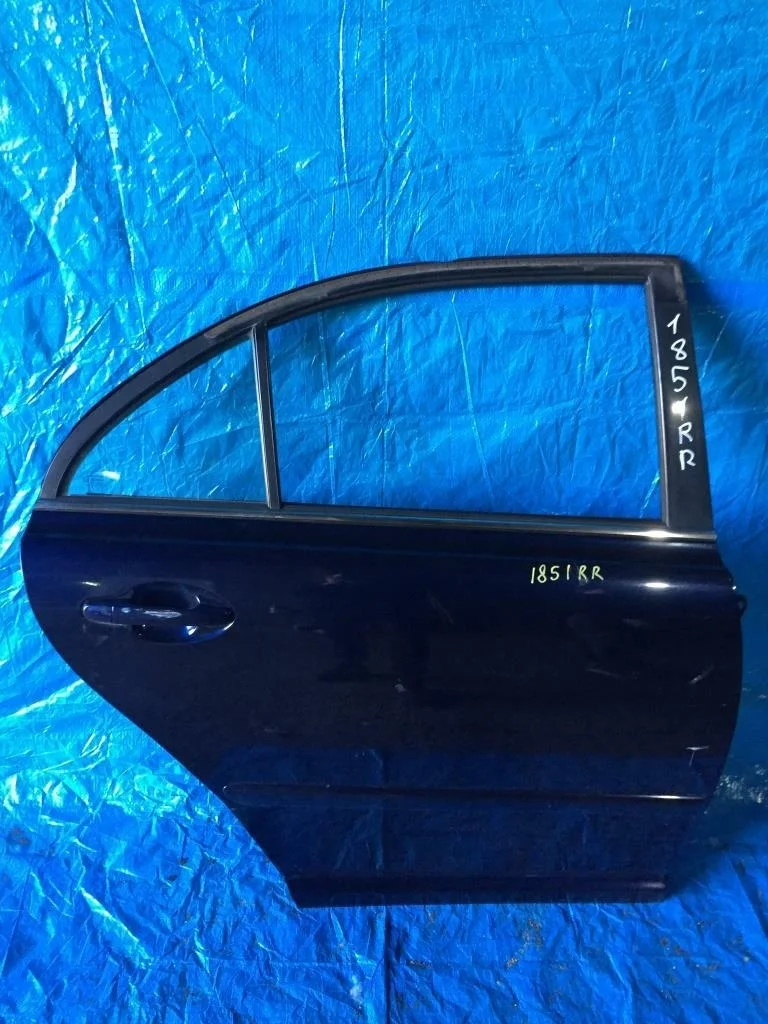 дверь TOYOTA AVENSIS AZT251 -