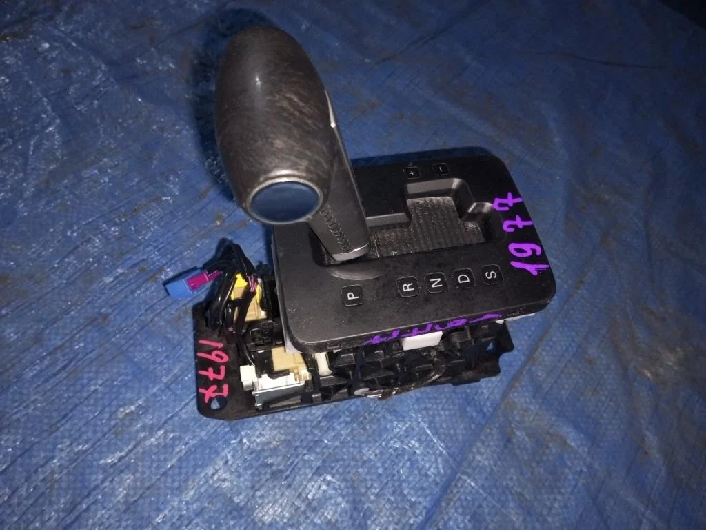 рычаг переключения КПП VOLKSWAGEN TOUAREG 7LA BHK