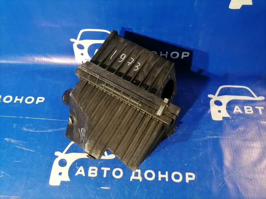 корпус воздушного фильтра NISSAN LIBERTY PM12 SR20DE