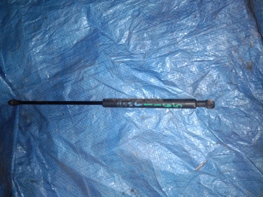 амортизатор капота NISSAN TEANA TNJ31 QR25DE