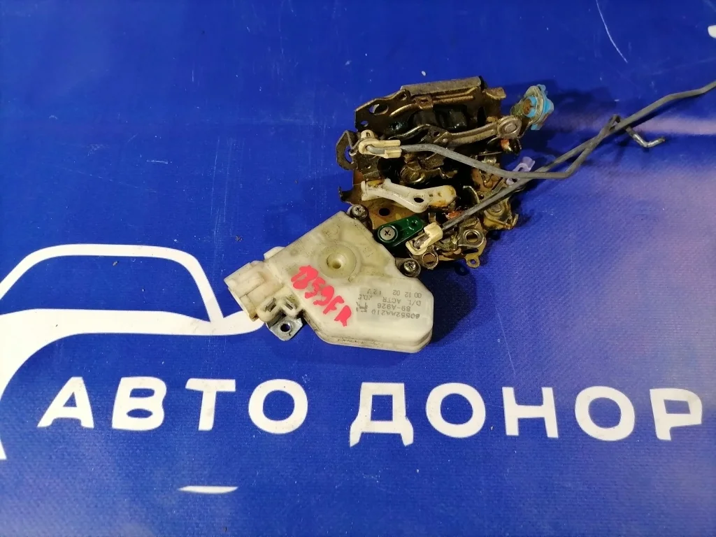 замок двери NISSAN XTRAIL NT30 QR20DE