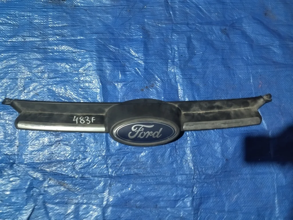 решетка радиатора FORD FOCUS CB8 IQDB