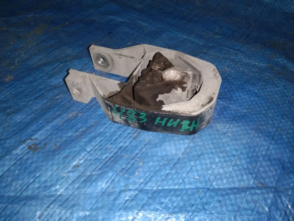 подушка двигателя FORD FOCUS CB8 IQDB