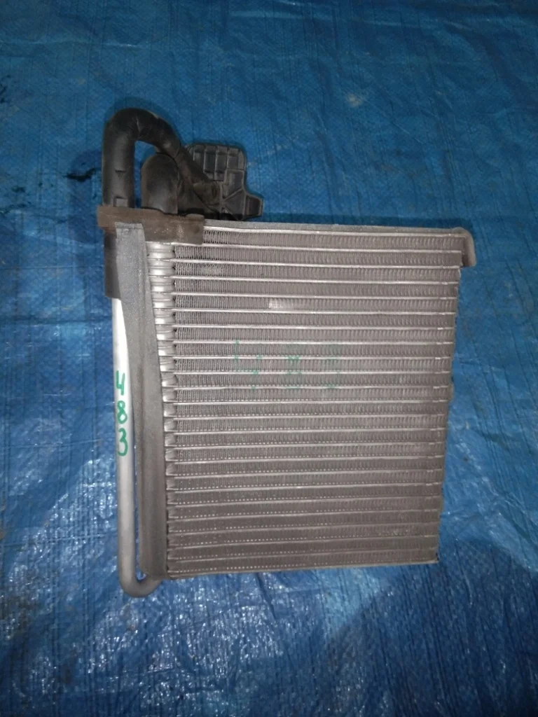 радиатор кондиционера FORD FOCUS CB8 IQDB