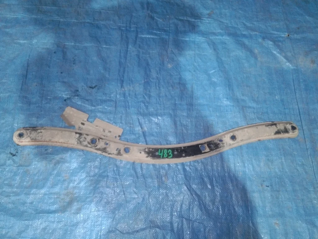 балка под двс FORD FOCUS CB8 IQDB