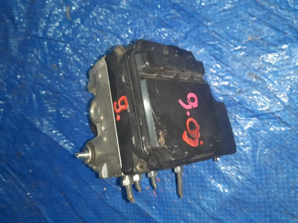 блок abs TOYOTA CAMRY ACV30 -