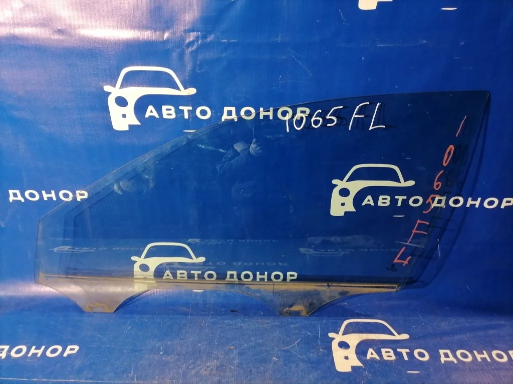 стекло VOLKSWAGEN PASSAT 3B6 -