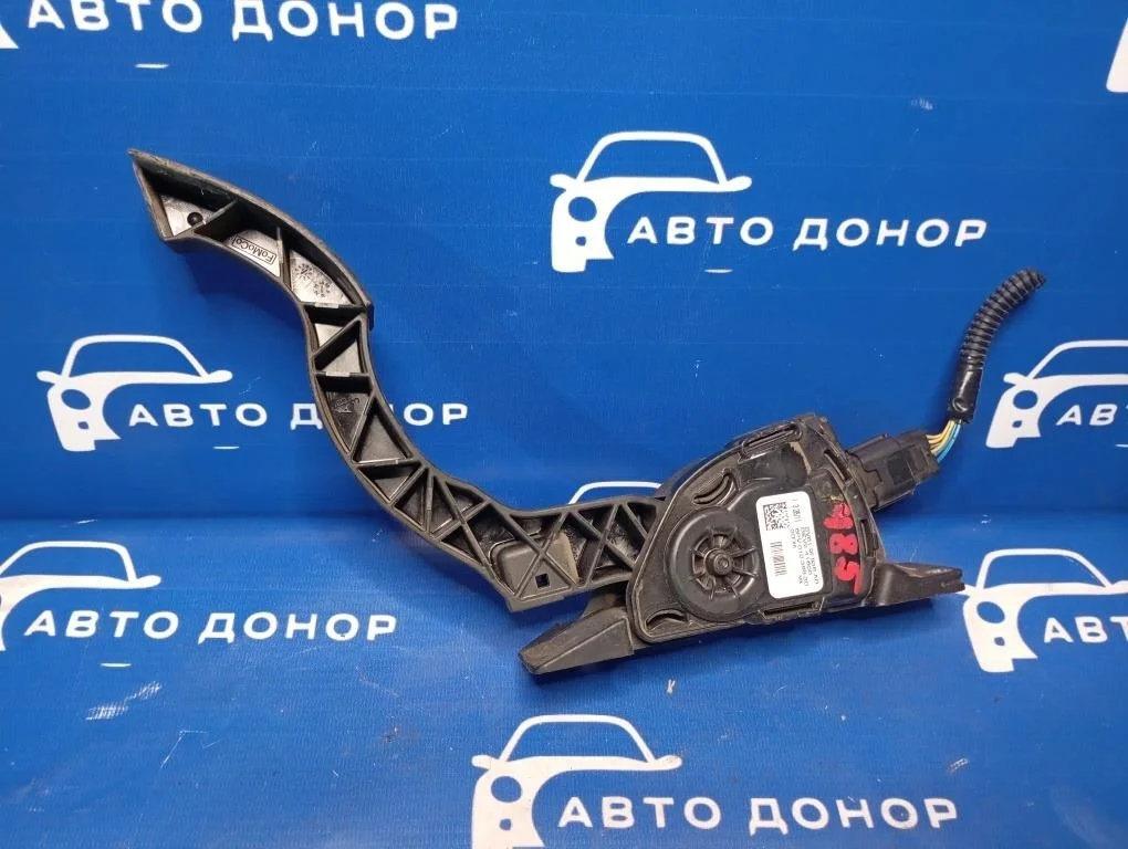 педаль газа FORD FOCUS CB8 IQDB