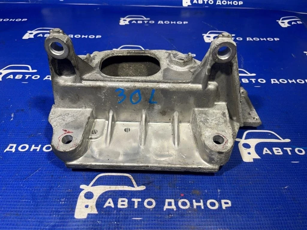 кронштейн опоры двигателя NISSAN JUKE YF15 HR15DE
