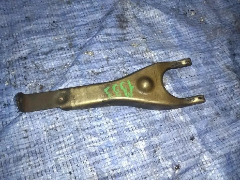 вилка сцепления TOYOTA MR-S ZZW30 1ZZFE