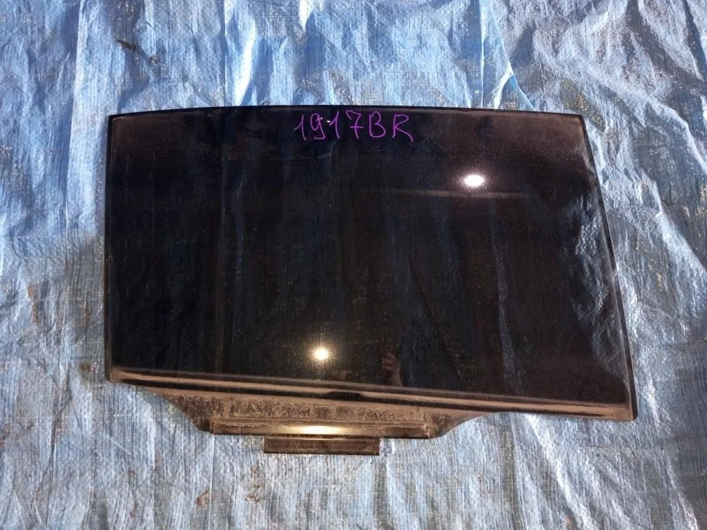 стекло SUBARU IMPREZA GP2 -