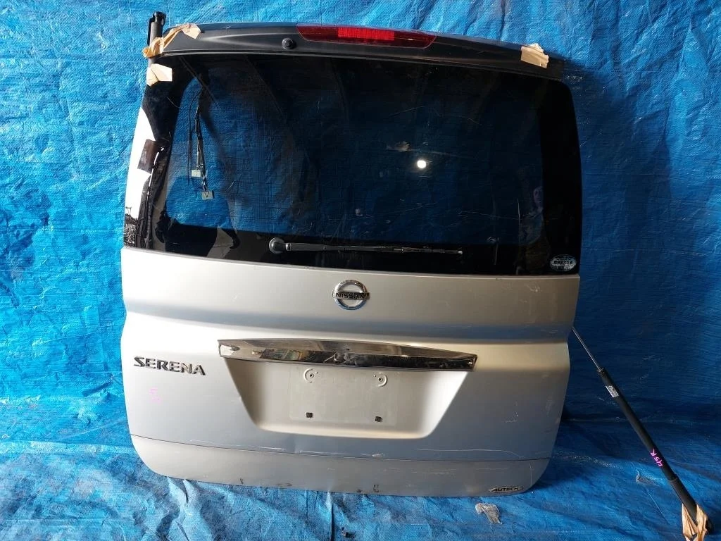 дверь багажника NISSAN SERENA NC25 MR20DE