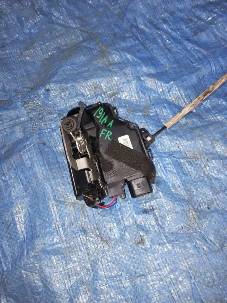 замок двери AUDI A6 4B2 AML, ARJ