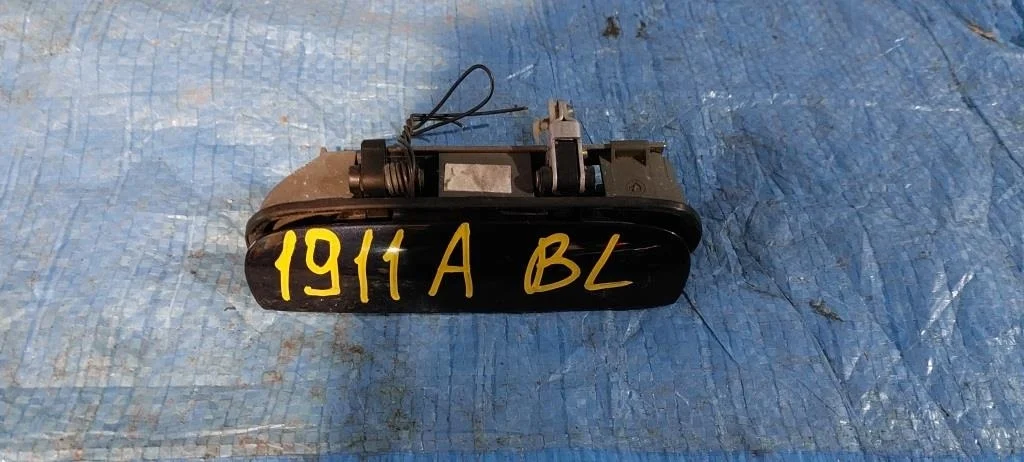 ручка двери AUDI A6 4B2 -