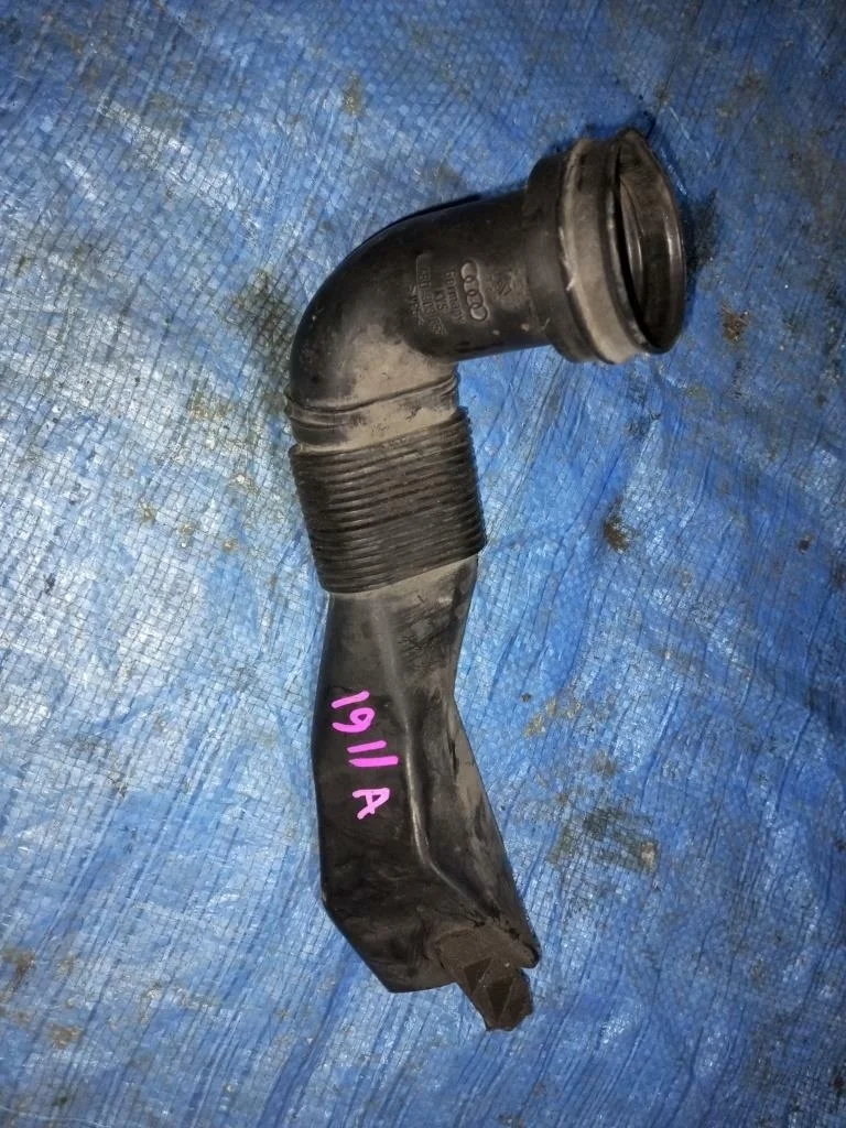 патрубок воздушного фильтра AUDI A6 4B2 AML, ARJ