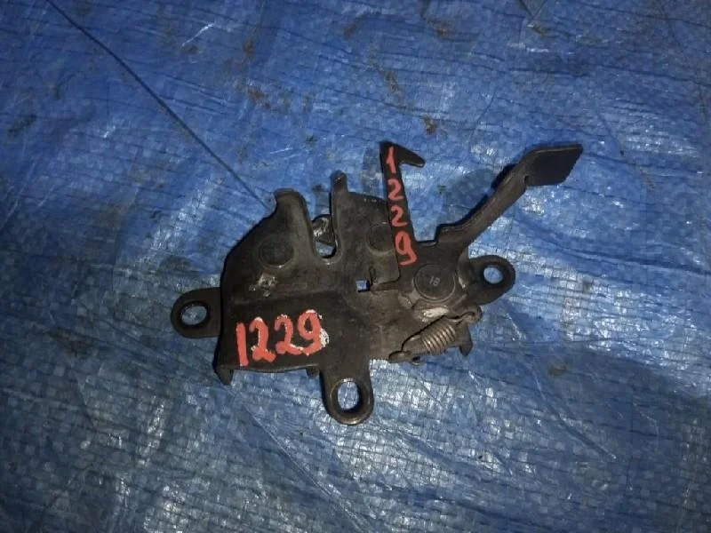 замок капота TOYOTA CARINA ST215 -