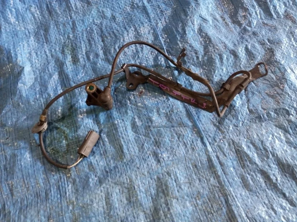 датчик abs MAZDA PREMACY CP8W FP