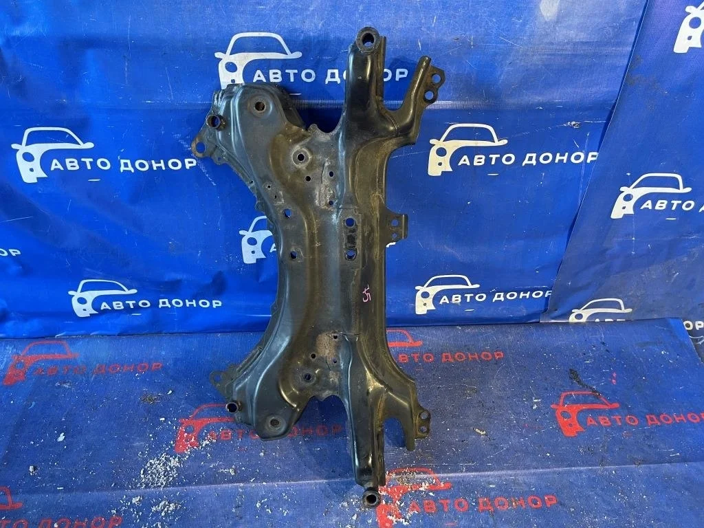 балка под двс TOYOTA AURIS NZE151 1NZFE