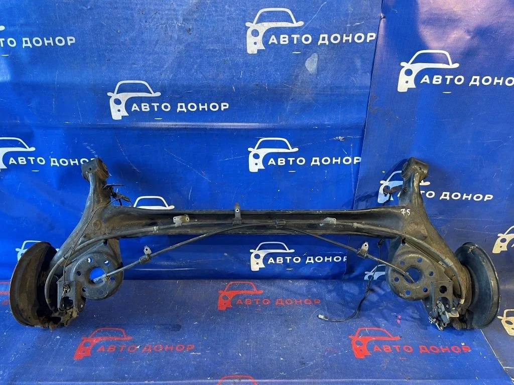 балка поперечная TOYOTA AURIS NZE151 1NZFE
