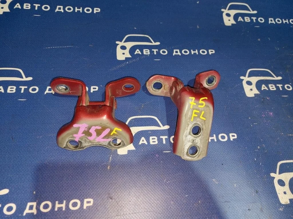 петли двери TOYOTA AURIS NZE151 1NZFE