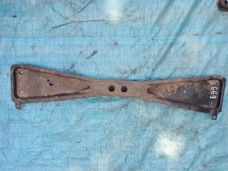 балка под двс NISSAN TERRANO LR50 VG33E