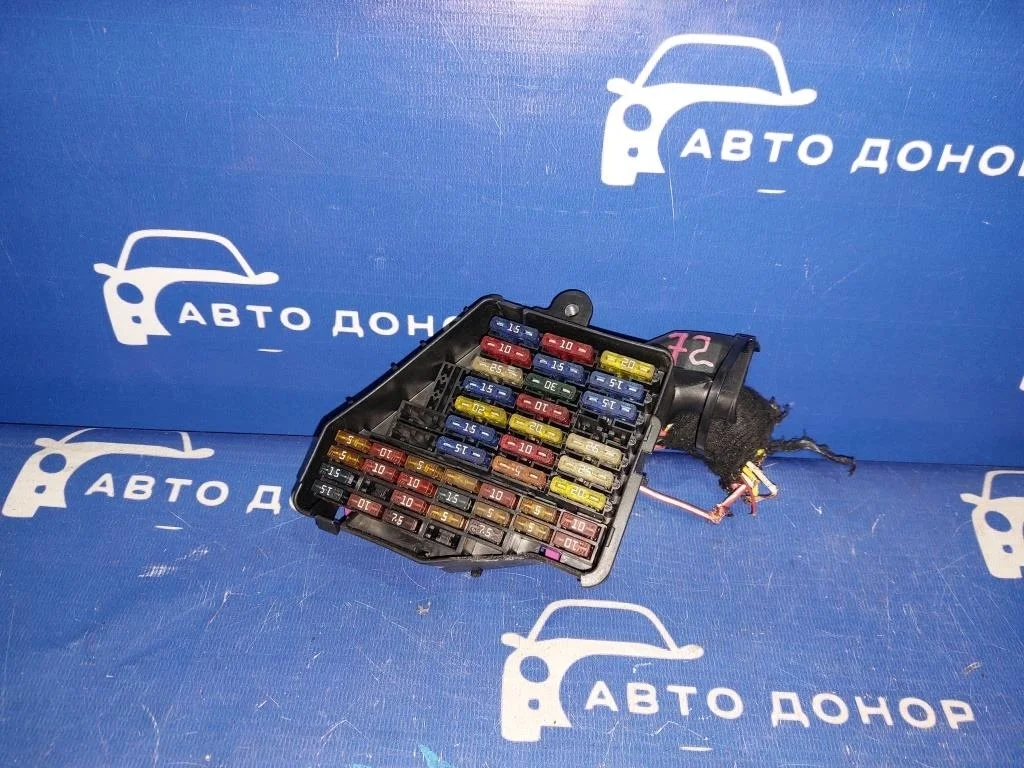 блок предохранителей VOLKSWAGEN BORA 1J2 AUE