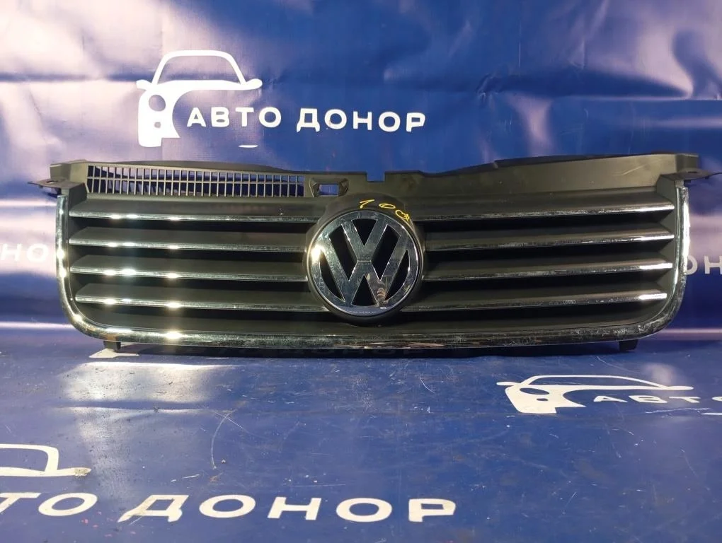 решетка радиатора VOLKSWAGEN PASSAT 3B3 AMX, ATQ