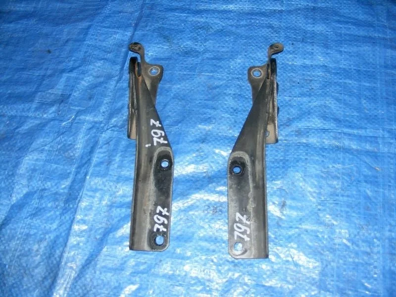 крепление капота SUBARU FORESTER SG5 -