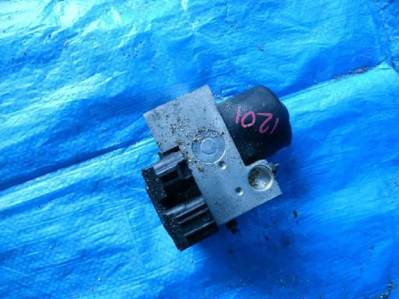 блок abs TOYOTA HARRIER MCU15 -