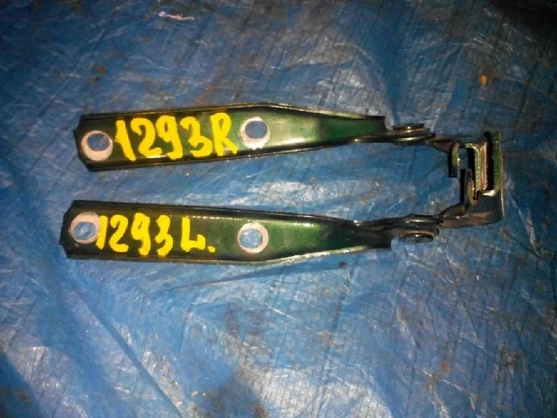 крепление капота VOLKSWAGEN PASSAT 3B2 -