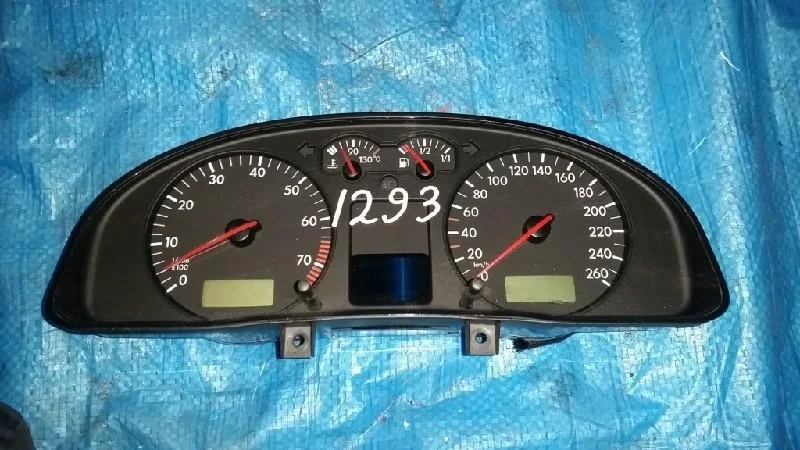 спидометр VOLKSWAGEN PASSAT 3B2 -