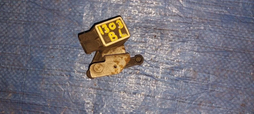 датчик положения кузова BMW 5-Series E61 -