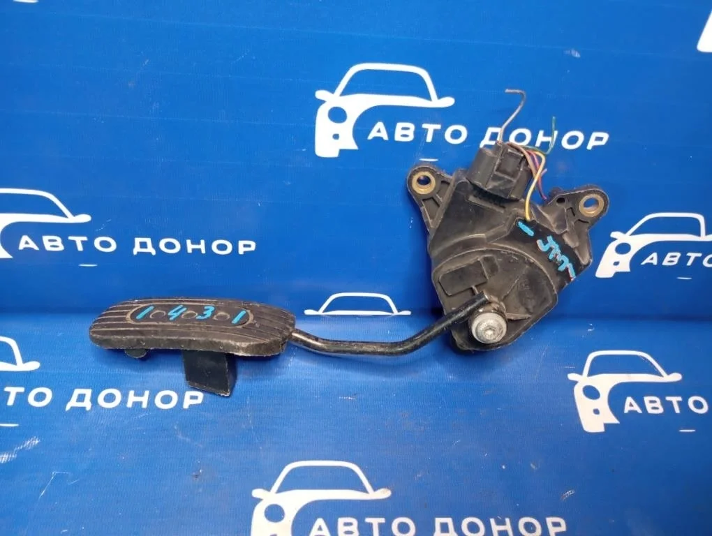 педаль газа NISSAN NOTE E11 -