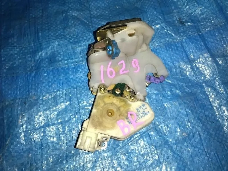 замок двери NISSAN PRIMERA TP12 QR20DE