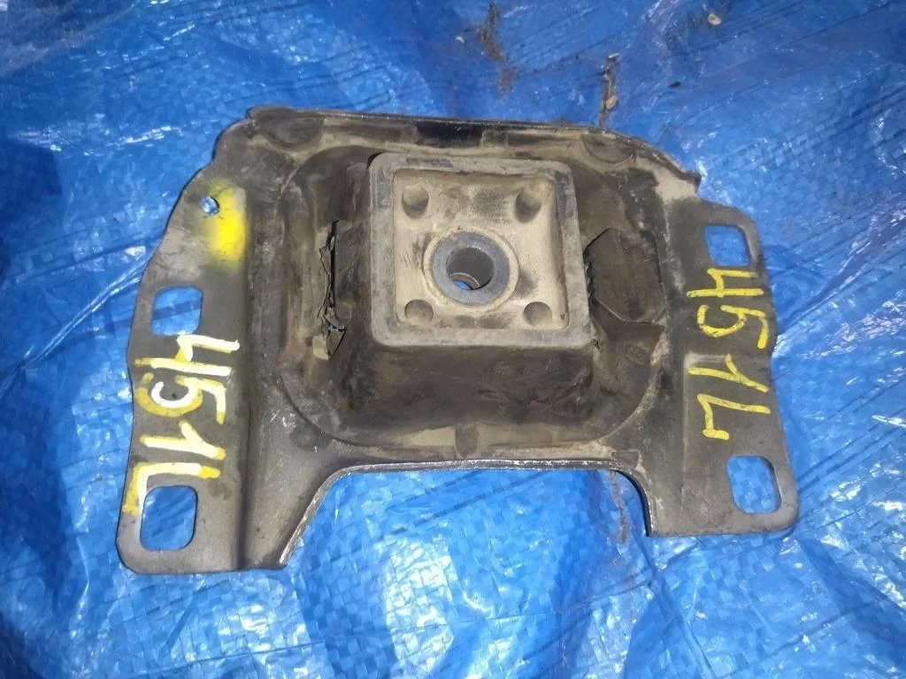 подушка двигателя FORD FOCUS CB4 SHDC, HWDA, HWDB, SHDA, SHDB